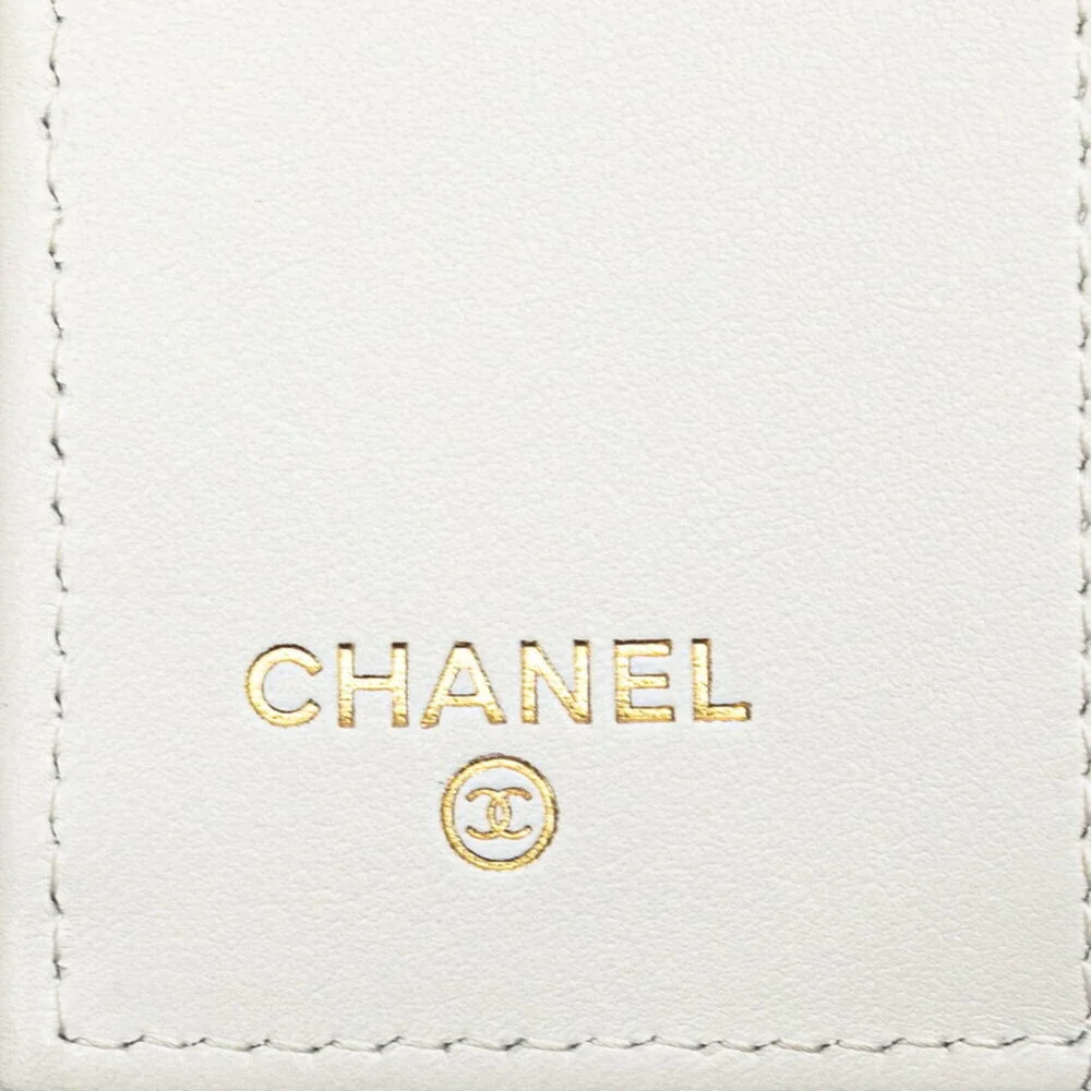 CHANEL White Caviar Leather Logo Wallet